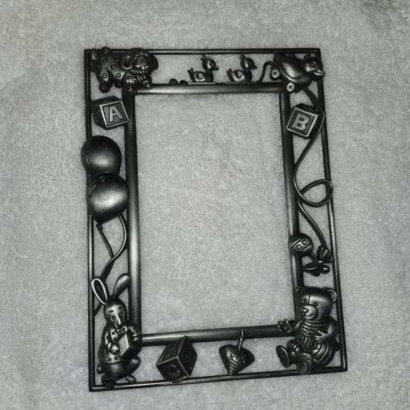 Pewter colored four by six photo frame for baby photo - Picture 1 of 1